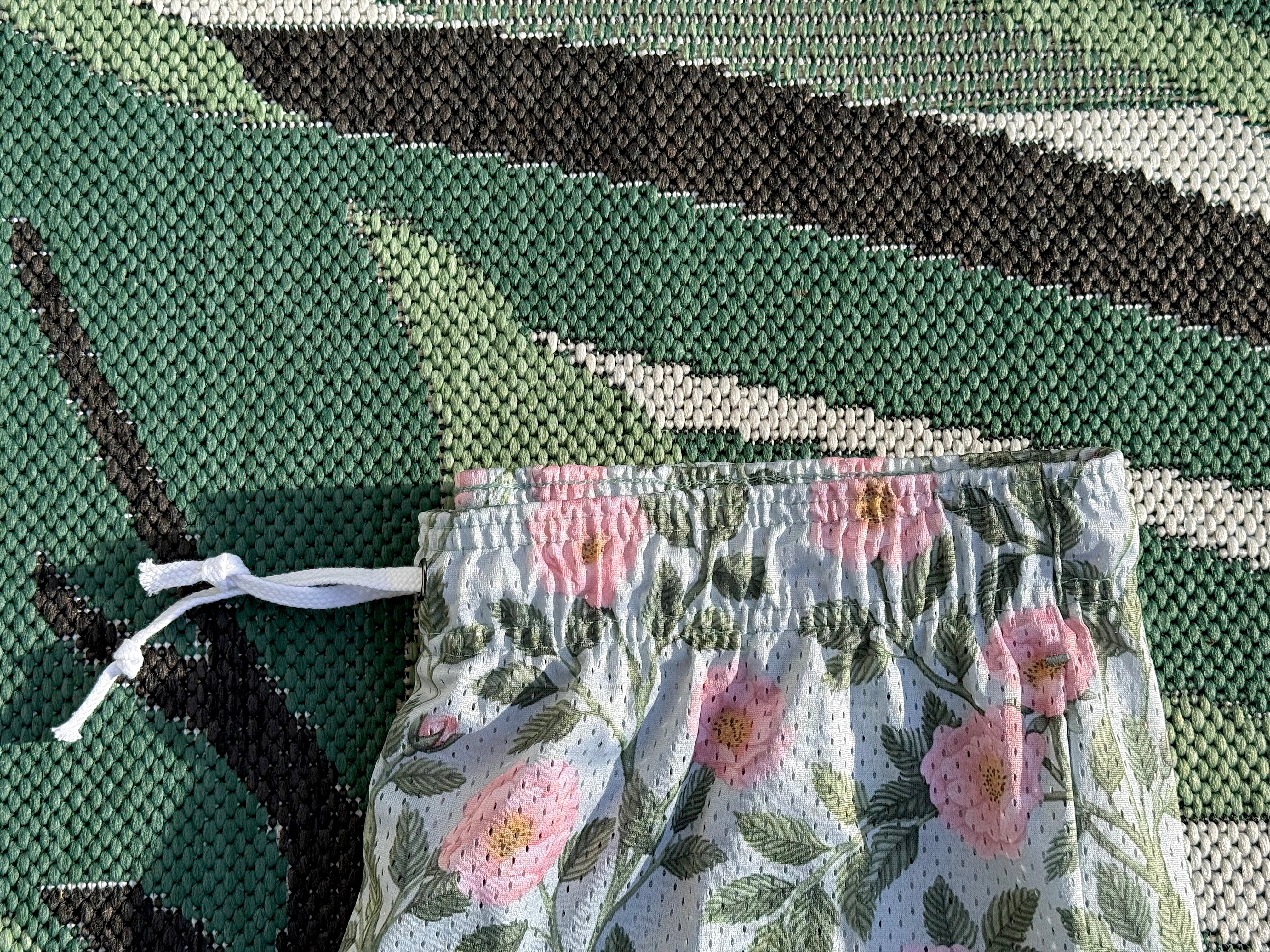 Win Mesh Shorts - Floral